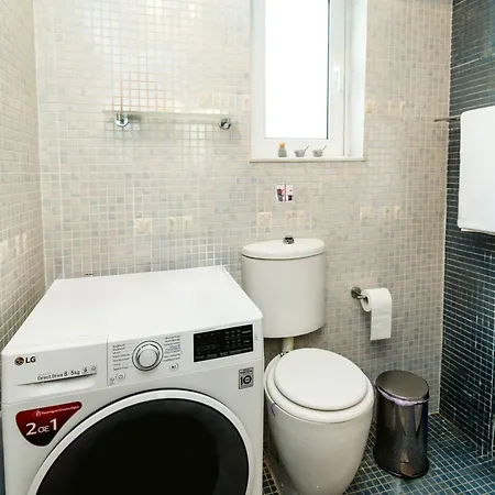 Irene, Lindos 10 Mins, 4 Mins