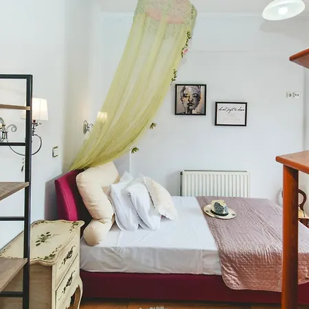 Irene, Lindos 10 Mins, 4 Mins