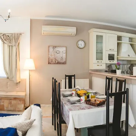 Villa Irene, Lindos 10 Mins, 4 Mins *