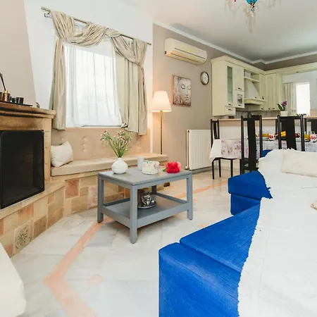 Irene, Lindos 10 Mins, 4 Mins *